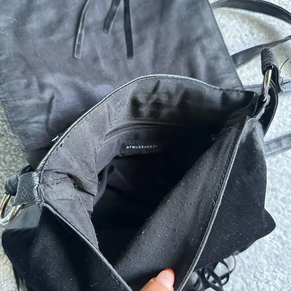 atmosphere studded Crossbody bag with fringe - Picture 13 of 13